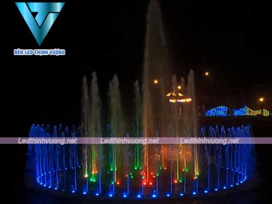 Đèn led âm nước RGB lắp đặt cho đài phun phao nổi Tỉnh Hòa Bình 5