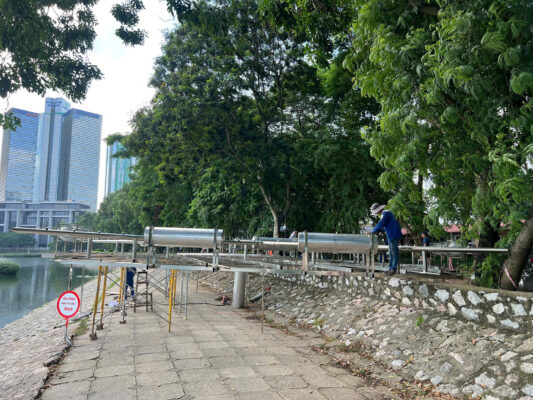 Lắp đặt đèn DMX lên khung đài phun hồ Thành Công